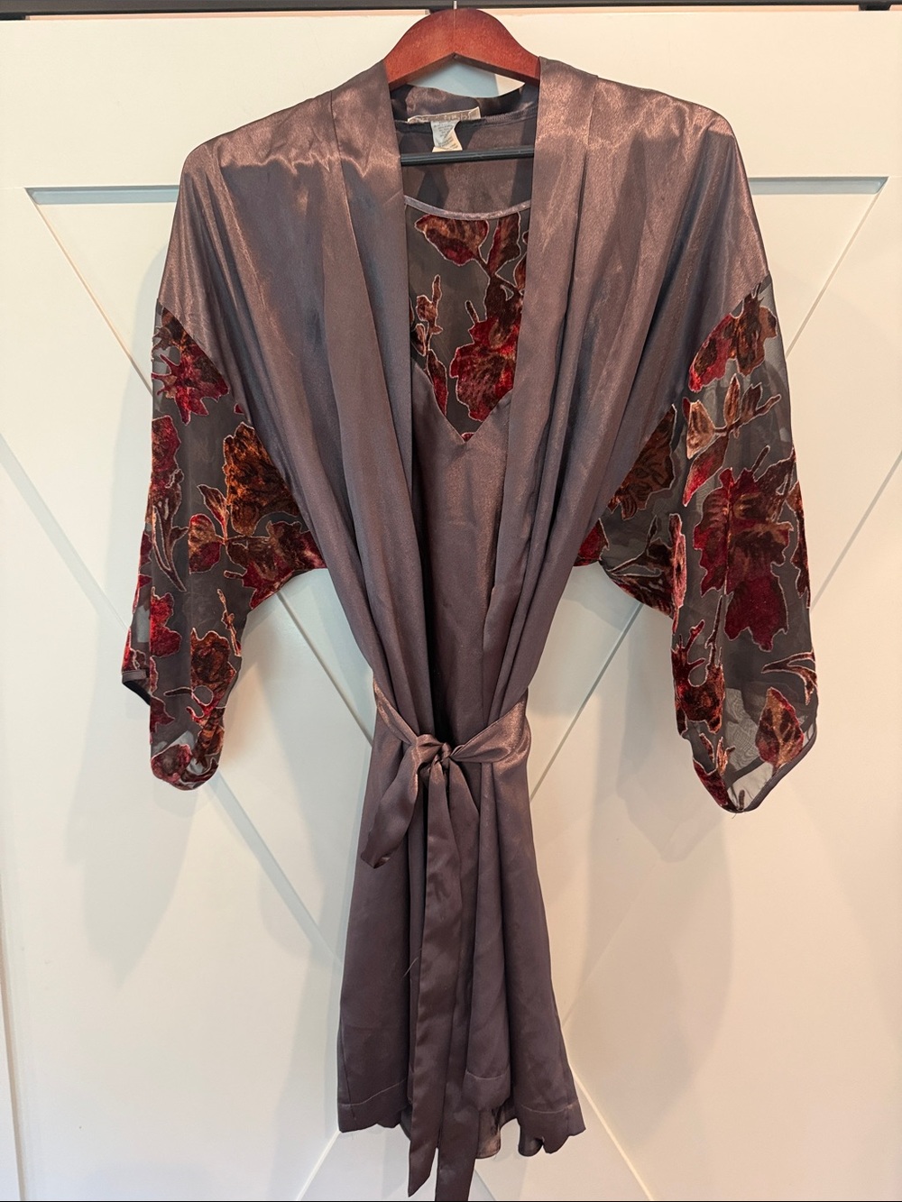 VTG Silky Floral Velvet Trim Robe and Nightgown Brown&Red Fall Floral Accents